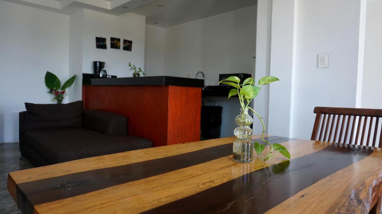 Casa Ticul Hotel Boutique - 5Th Ave (Adults Only) Плая-дель-Кармен Экстерьер фото A modern open plan kitchen